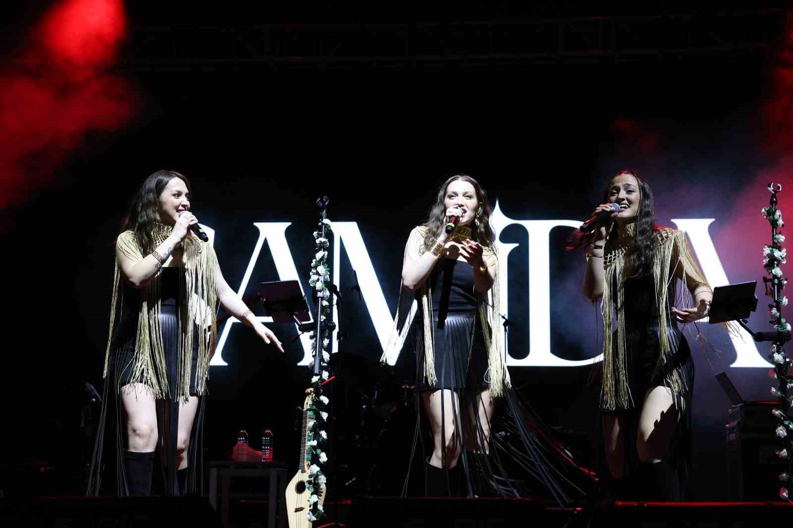 2. Nil&uuml;fer Karadeniz Festivali sona erdi