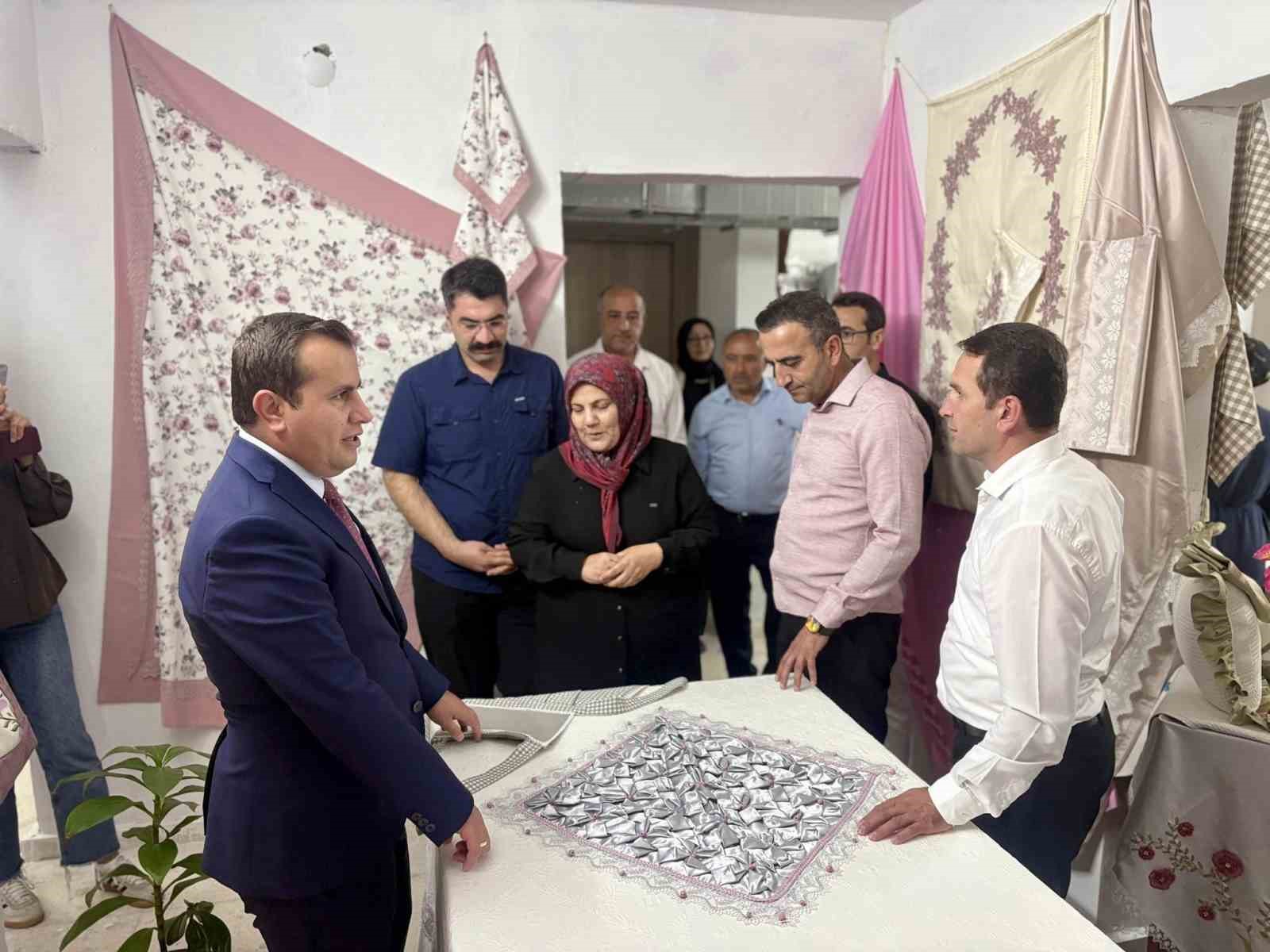 Ak&ccedil;adağ&rsquo;da hayat boyu &ouml;ğrenme sergisi a&ccedil;ıldı