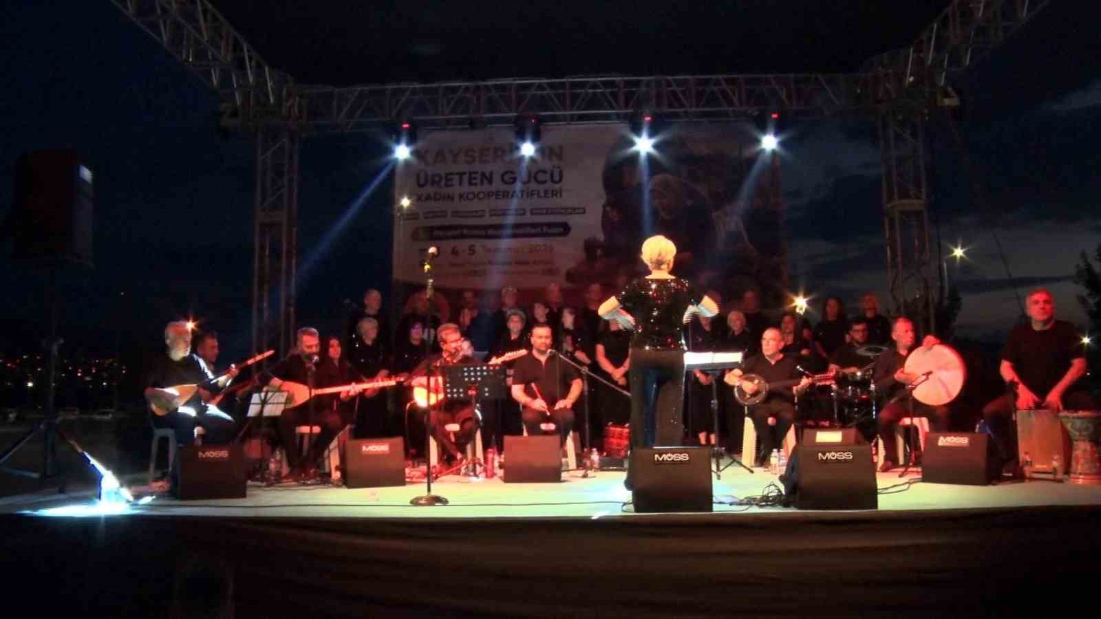 Talas Maharetli Eller Kooperatifi&rsquo;nden m&uuml;zik dolu akşam