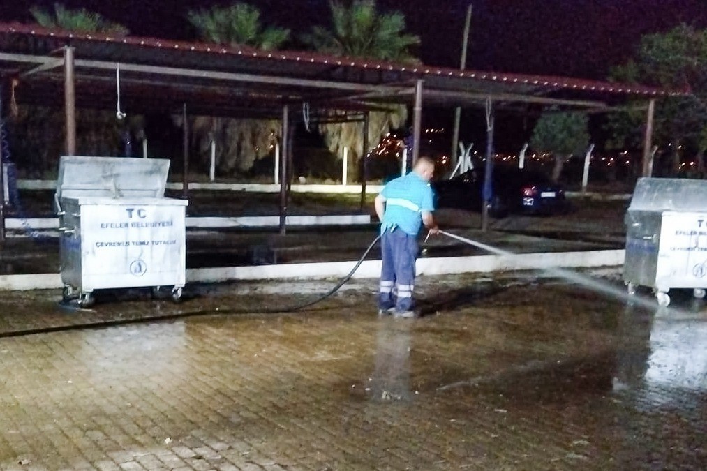 Efeler&rsquo;de bayram sonrası kapsamlı temizlik seferberliği