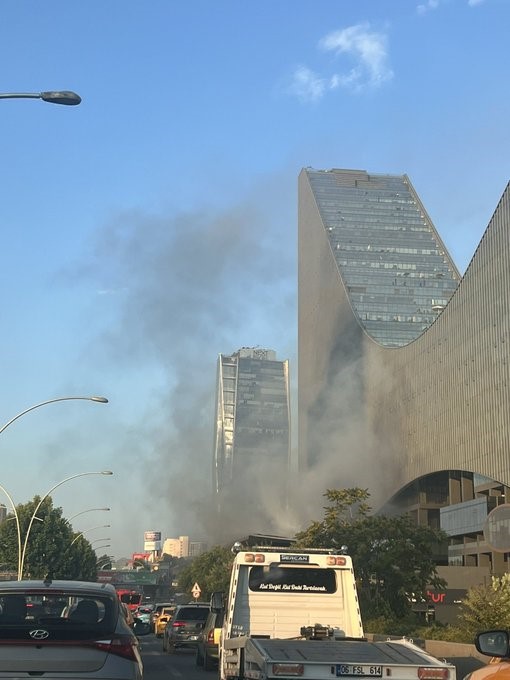 Ankara&rsquo;da iş yerinde &ccedil;ıkan yangın s&ouml;nd&uuml;r&uuml;ld&uuml;