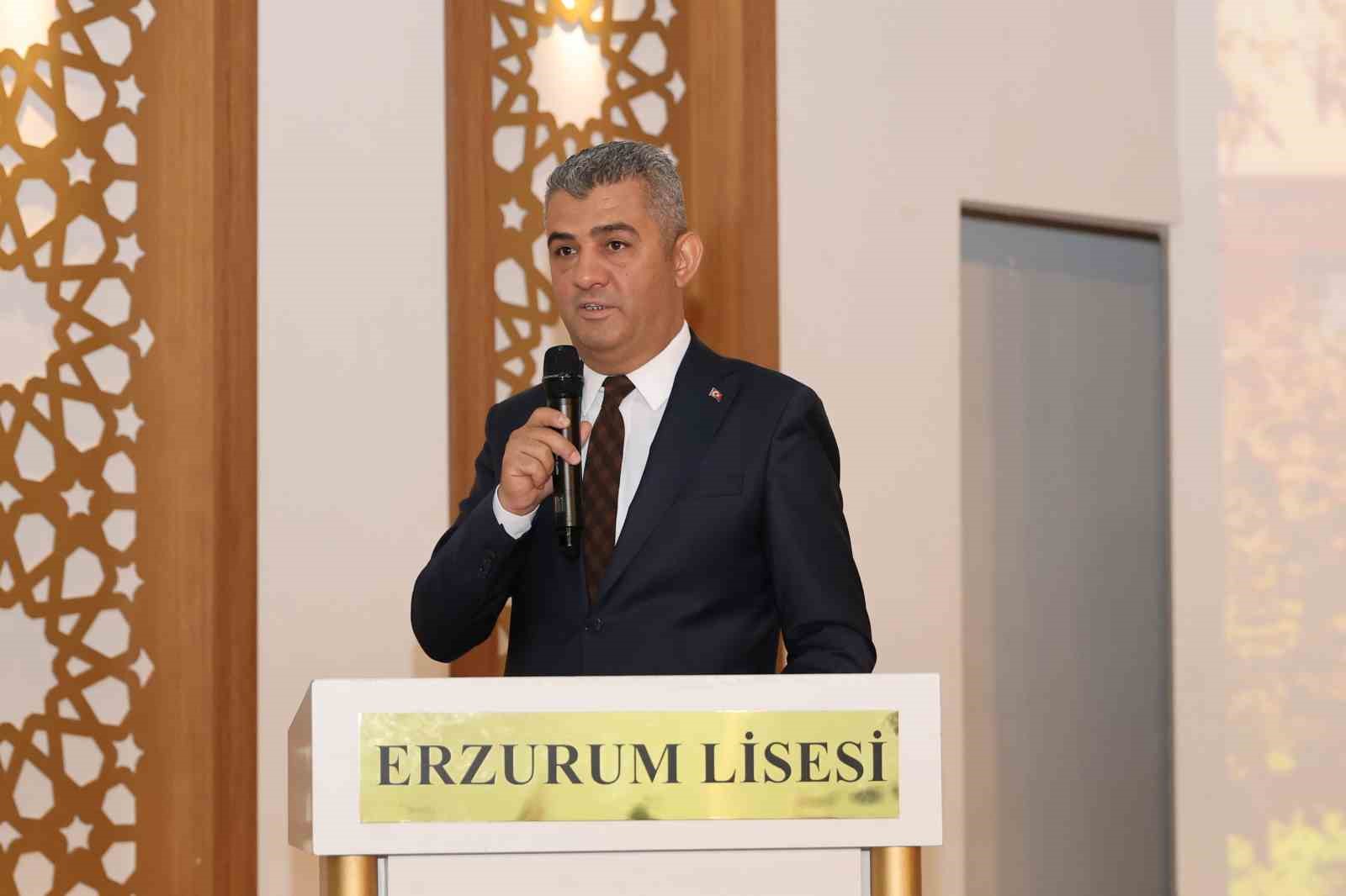"Rehber &ouml;ğretmenlerin ve psikolojik danışmanların katkıları kıymetli"