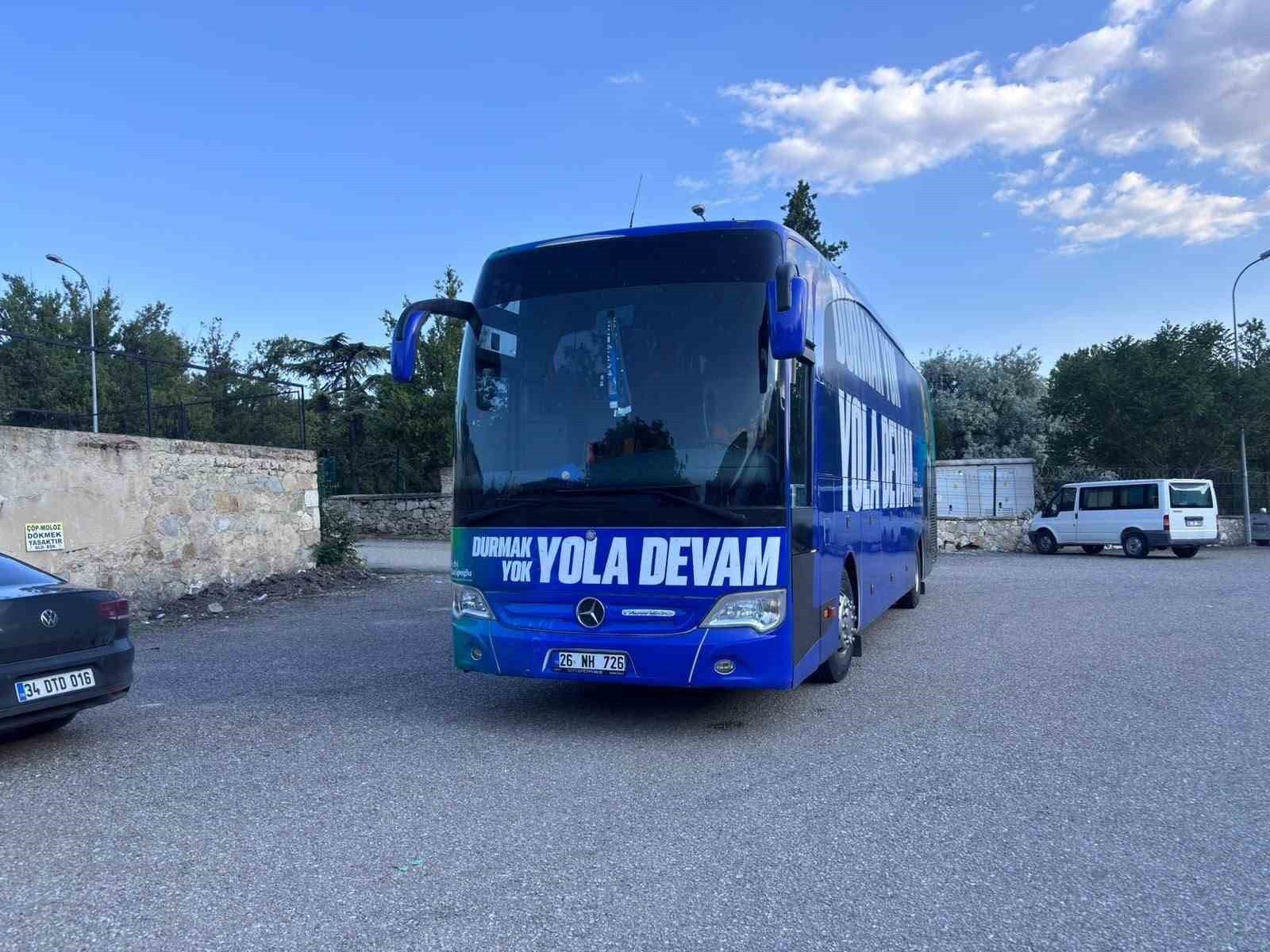 Eskişehirli &ouml;zel &ccedil;ocuklar, aileleri ile Nebi Hatipoğlu&rsquo;nun k&uuml;lt&uuml;r turlarıyla Mersin&rsquo;e uğurlandı