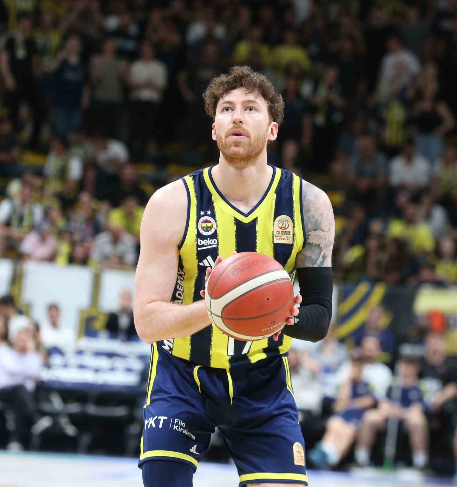 Fenerbah&ccedil;e seride 2-0 &ouml;ne ge&ccedil;ti