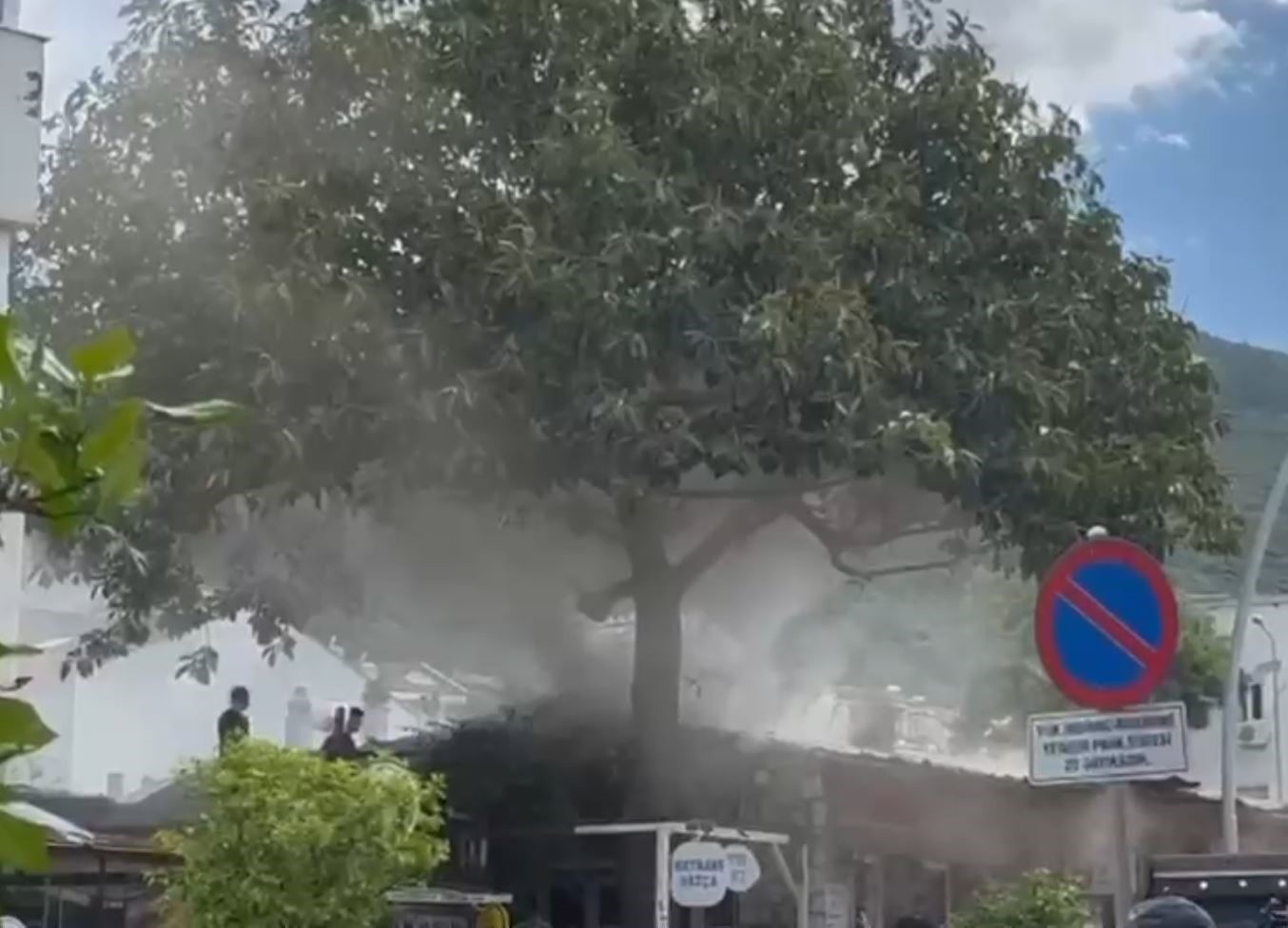 Dat&ccedil;a&rsquo;da işletme bacasında &ccedil;ıkan yangın paniğe neden oldu
