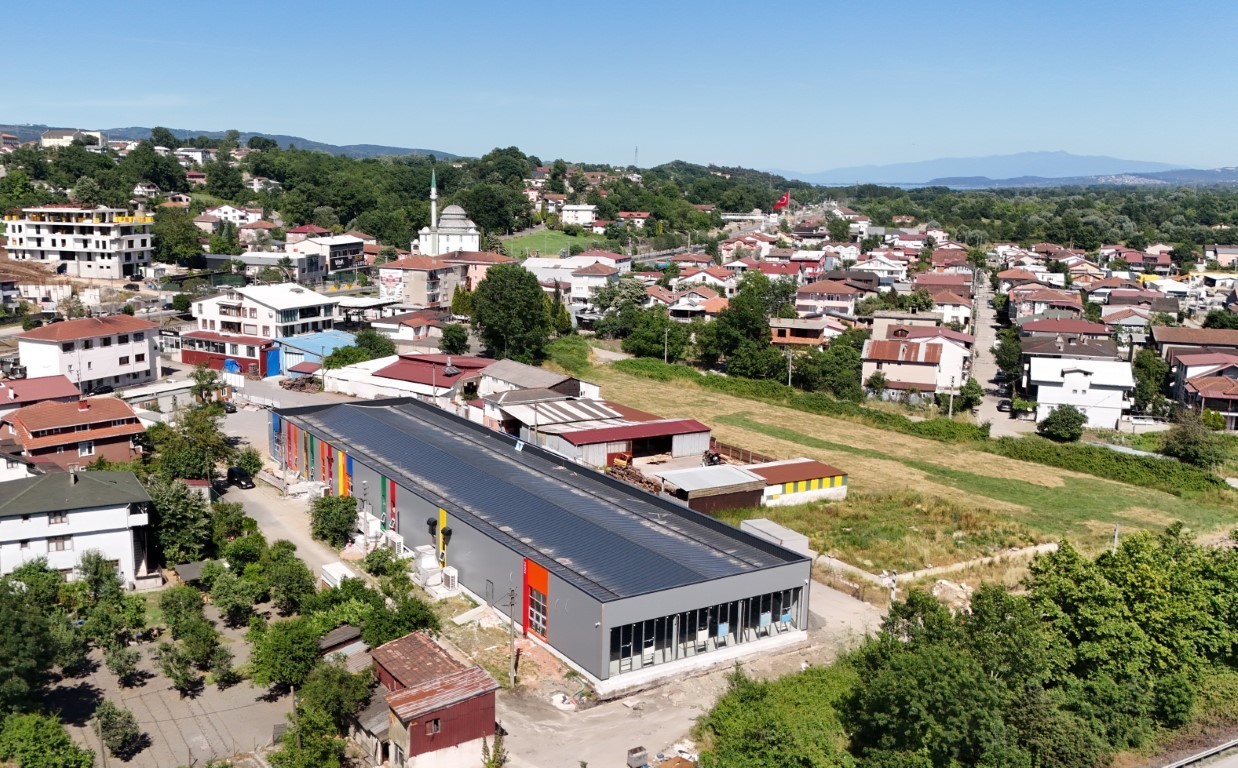 Kartepe&rsquo;nin yeni spor kompleksi Acısu Mahallesi&rsquo;nde y&uuml;kseliyor