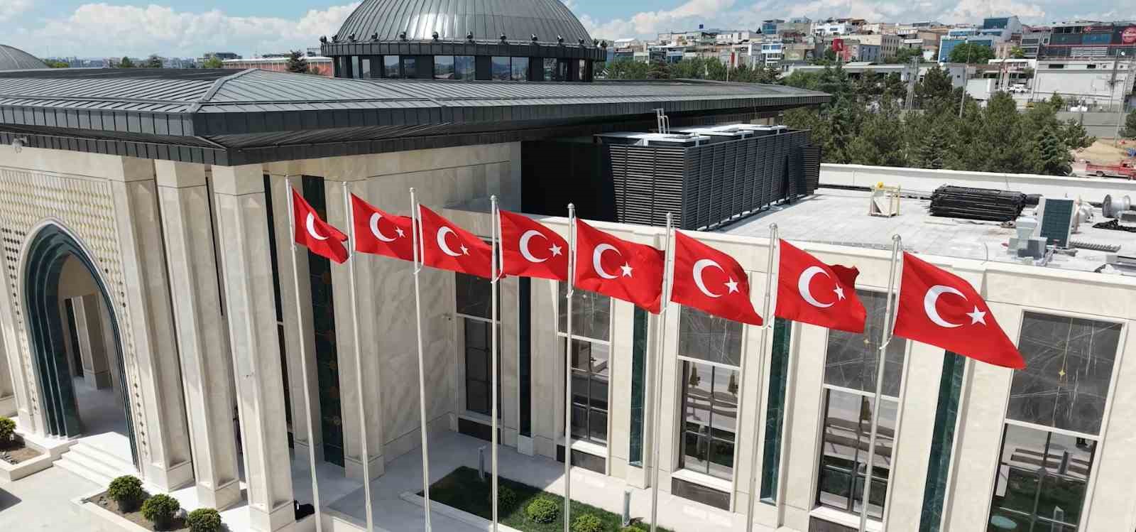 Bakan Uraloğlu: "Ankara Havalimanı&rsquo;nı uluslararası bir havacılık merkezine d&ouml;n&uuml;şt&uuml;rd&uuml;k"