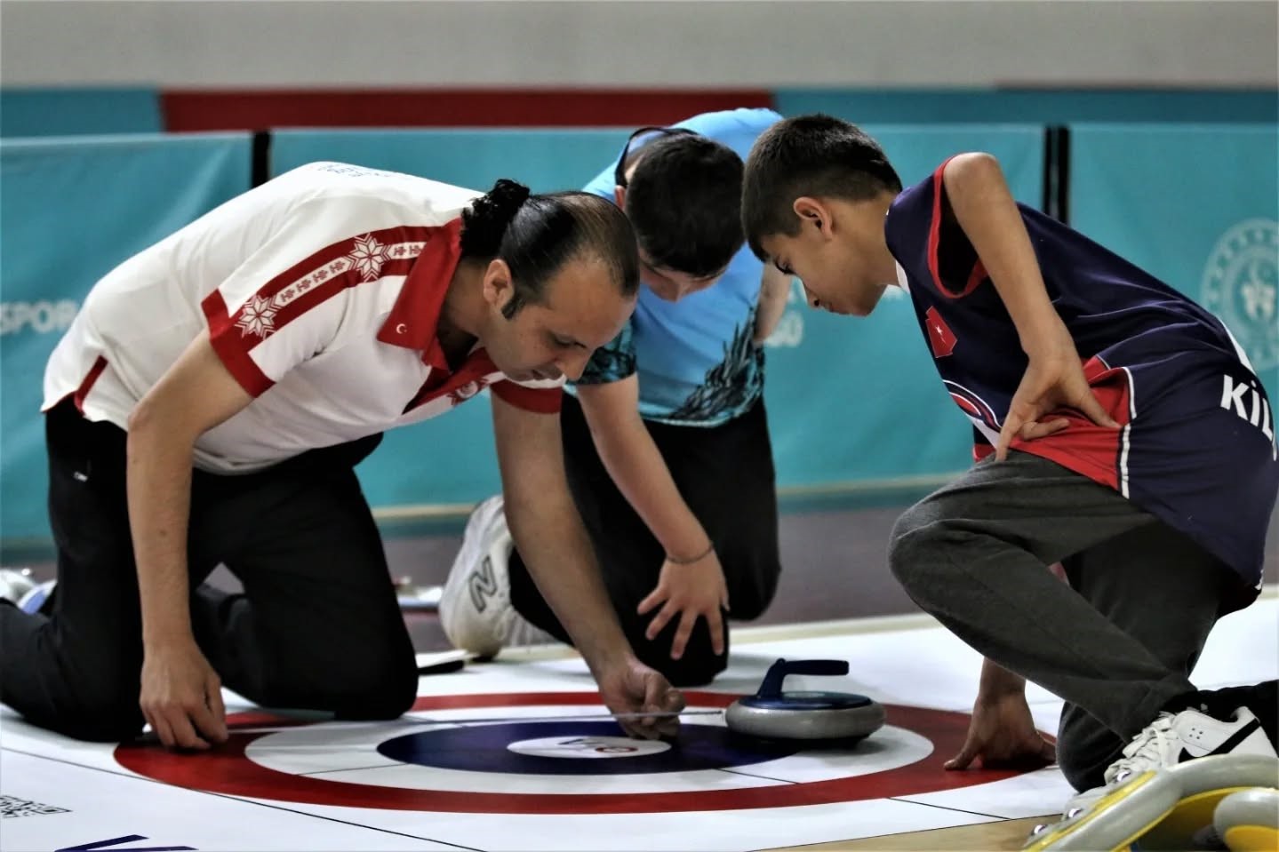 Floor curling T&uuml;rkiye şampiyonası Sivas&rsquo;ta devam ediyor