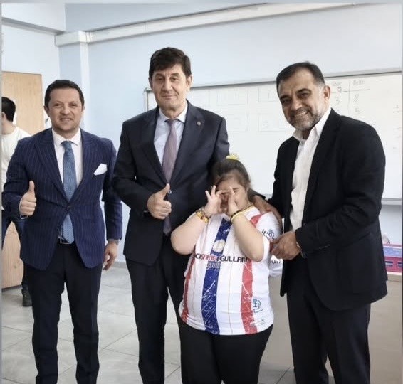 Mardin TSO Başkan adayı Duyan’dan özel eğitim öğrencilerine forma hediyesi
