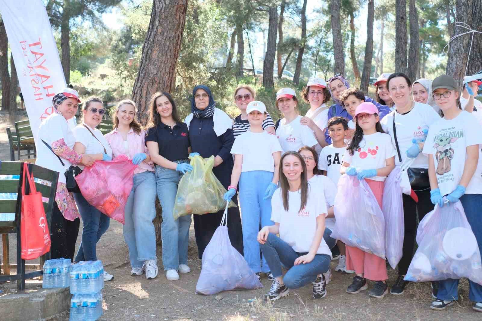 Sağlık&ccedil;ılardan &ccedil;evreye anlamlı dokunuş