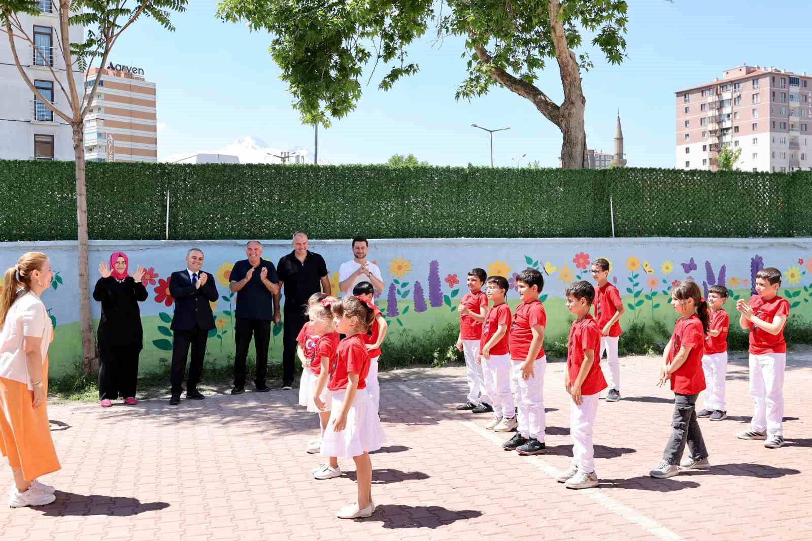 Rekt&ouml;r Altun&rsquo;dan &ouml;zel &ouml;ğrencilere ziyaret