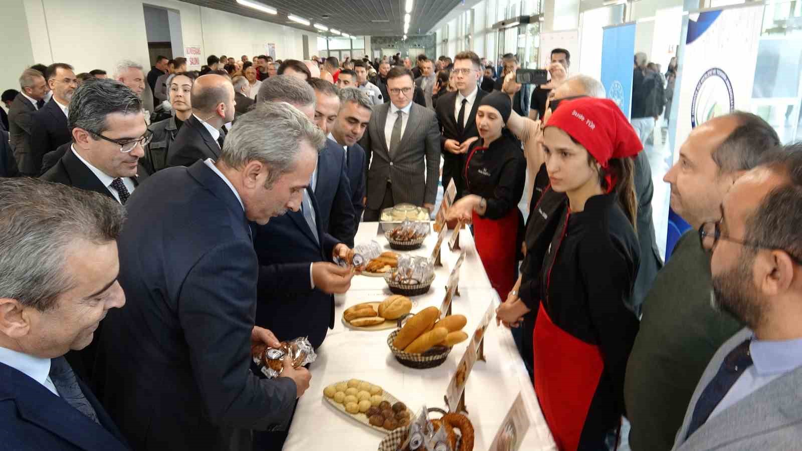 Erzurum&rsquo;da "tam buğday ekmeği yaygınlaştırma kampanyası" tanıtım toplantısı d&uuml;zenlendi
