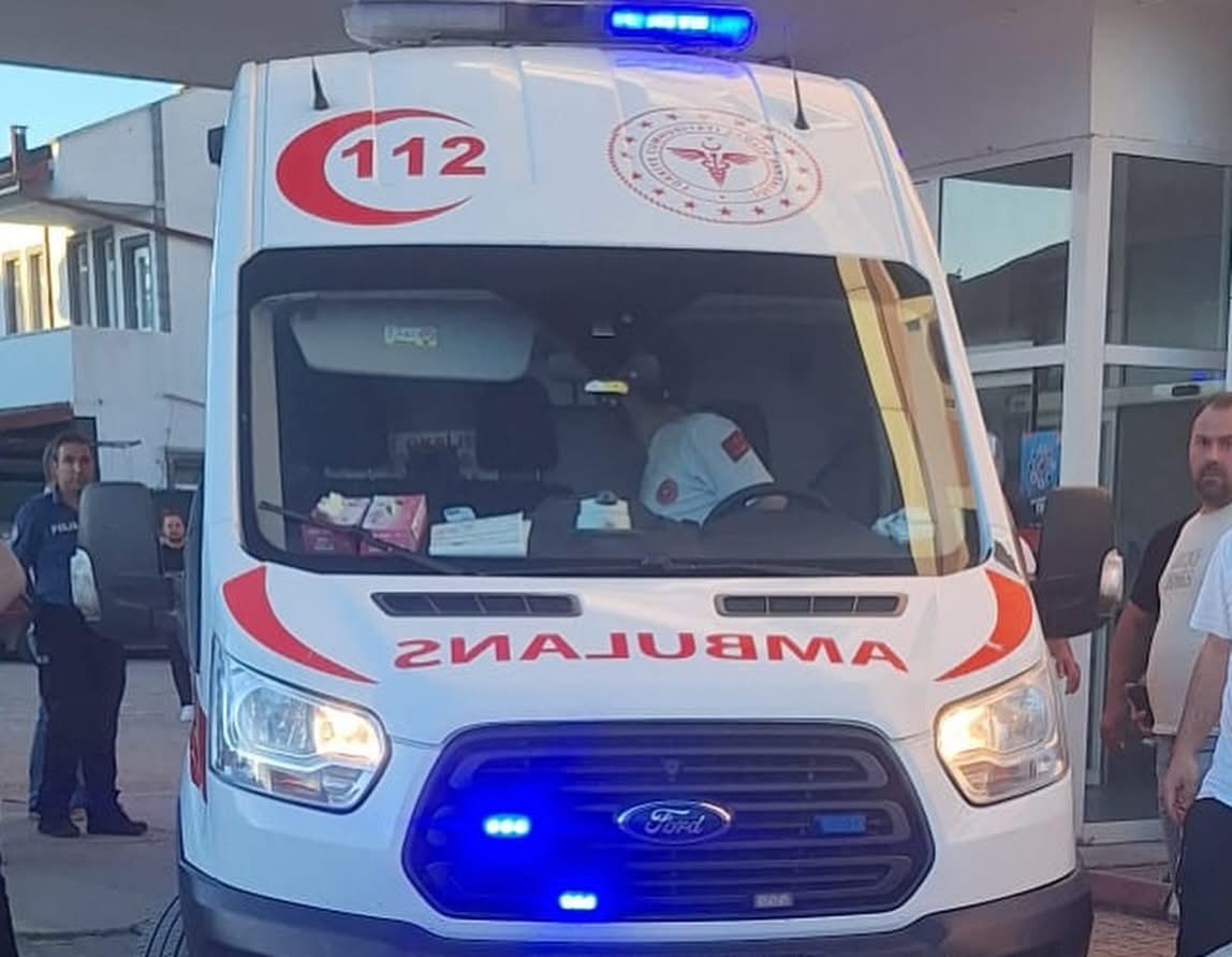 Kocaali sahilinde baba ve kızı boğulma tehlikesi ge&ccedil;irdi