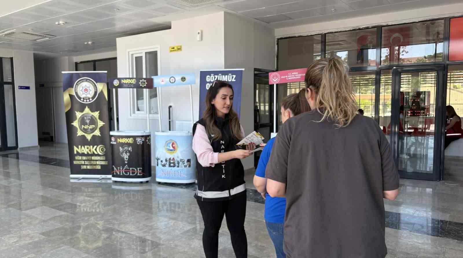 Niğde polisinden uyuşturucuya karşı bilin&ccedil;lendirme seferberliği