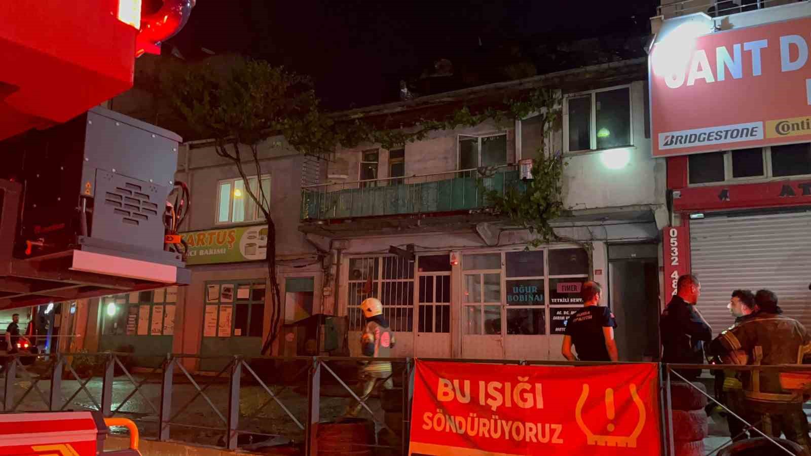 Bursa&rsquo;da iki katlı ev alev topuna d&ouml;nd&uuml;
