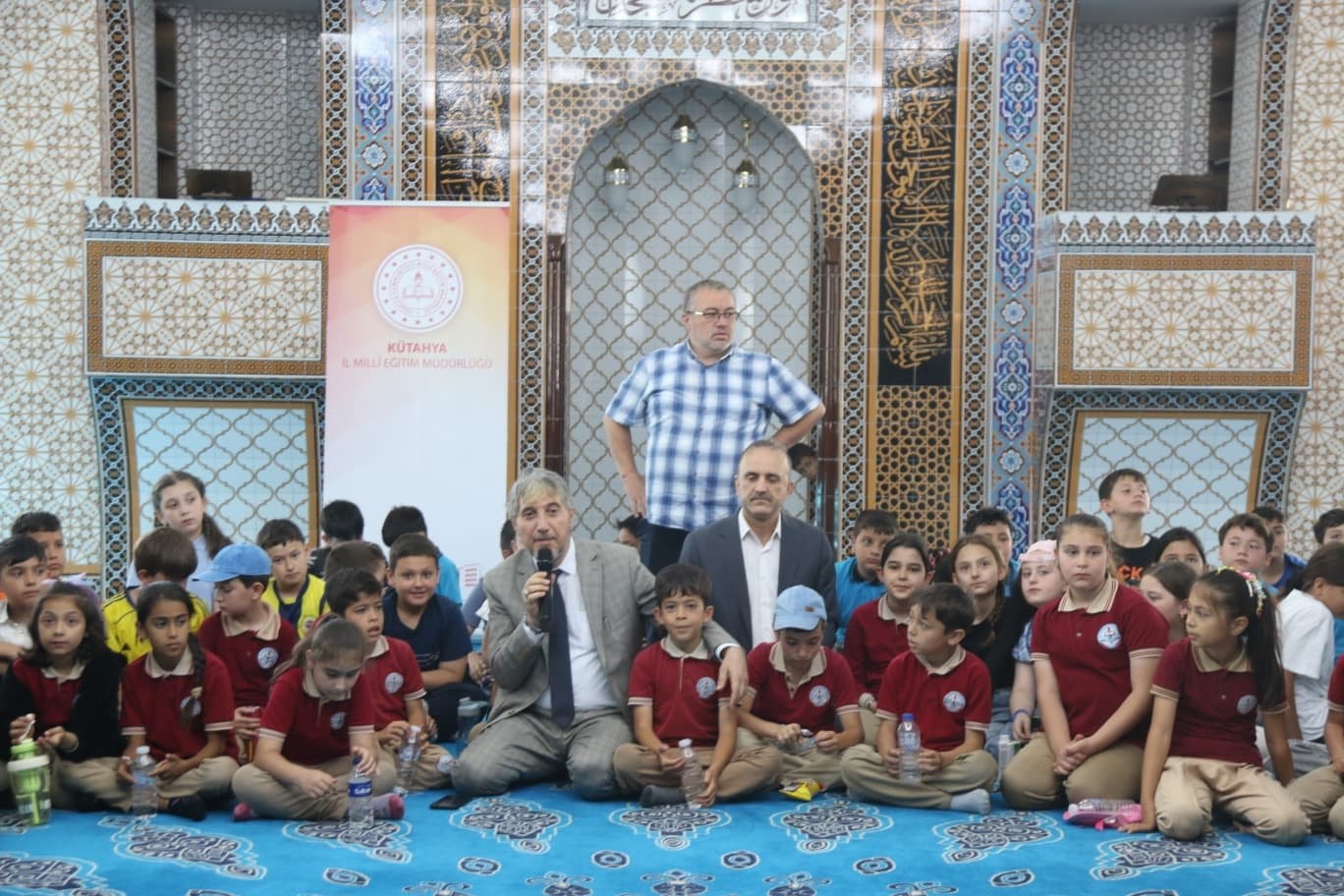 K&uuml;tahya Hira Camii&rsquo;nde &Ccedil;ocuk Şenliği d&uuml;zenlendi