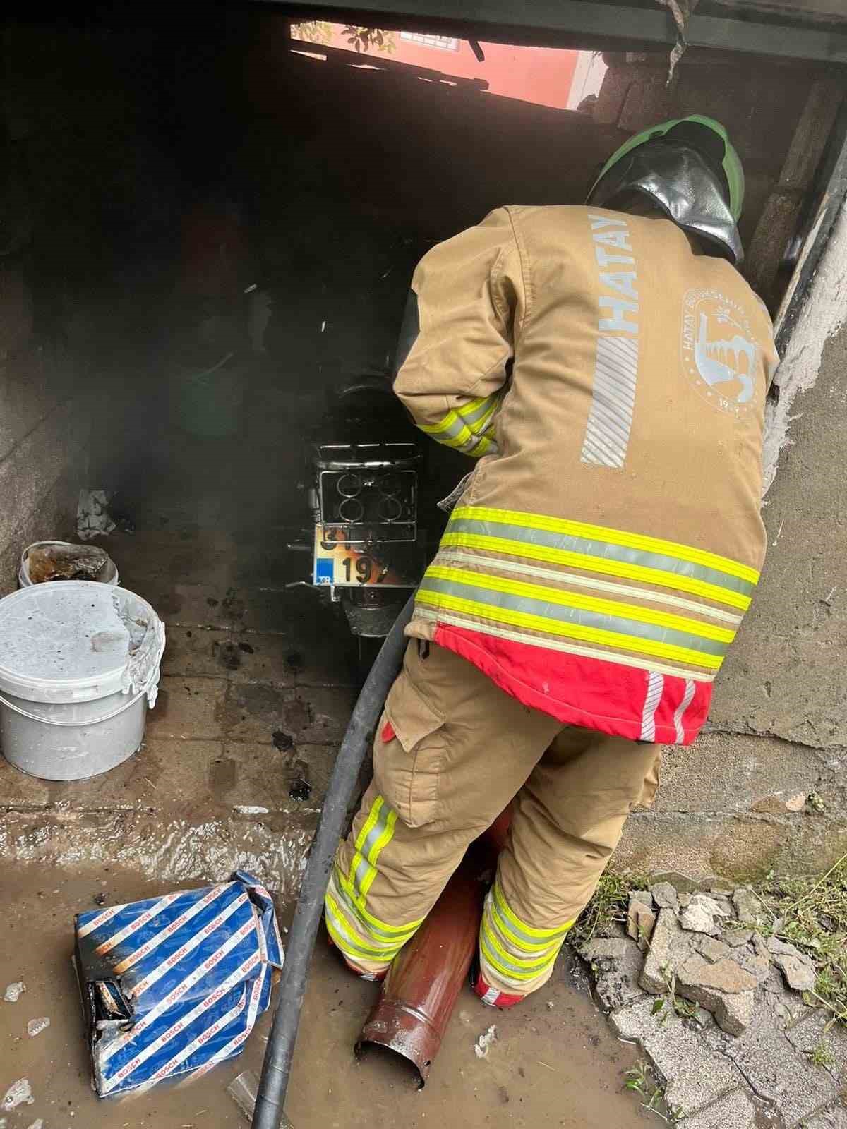Payas&rsquo;ta motosiklet yangını