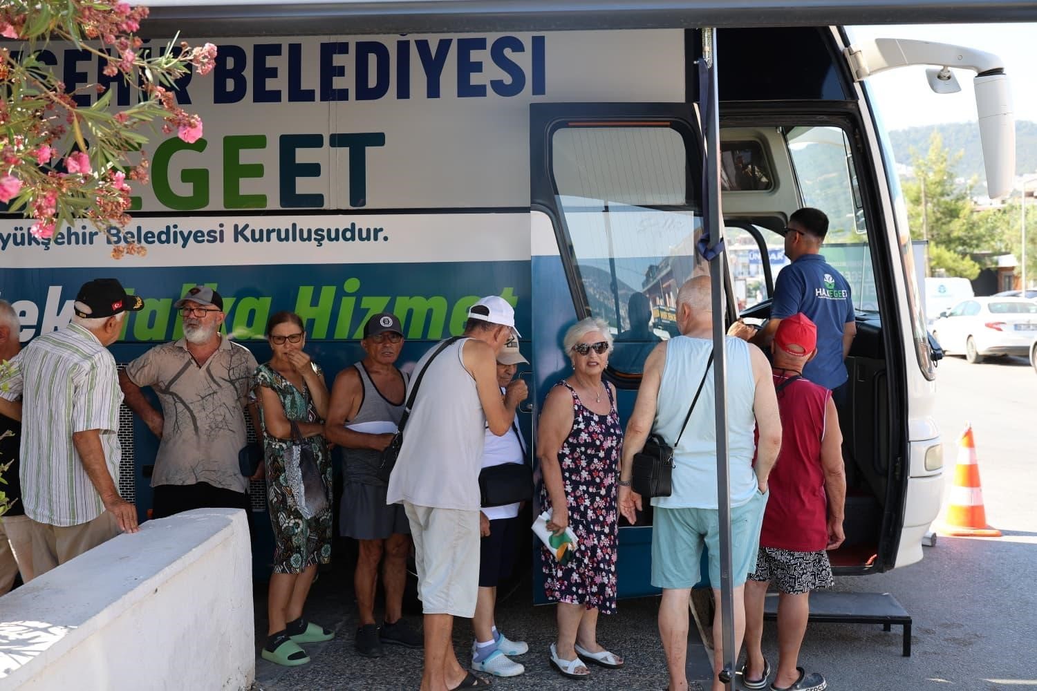 Mobil Halk Ege Et Akb&uuml;k&rsquo;te vatandaşlardan yoğun ilgi g&ouml;rd&uuml;