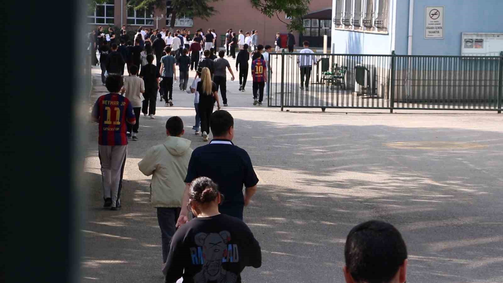 Eskişehir&rsquo;de LGS heyecanı sabahın erken saatlerinde başladı
