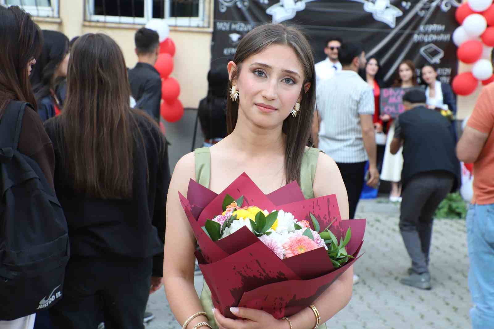 Hakkari&rsquo;de mezuniyet heyecanı