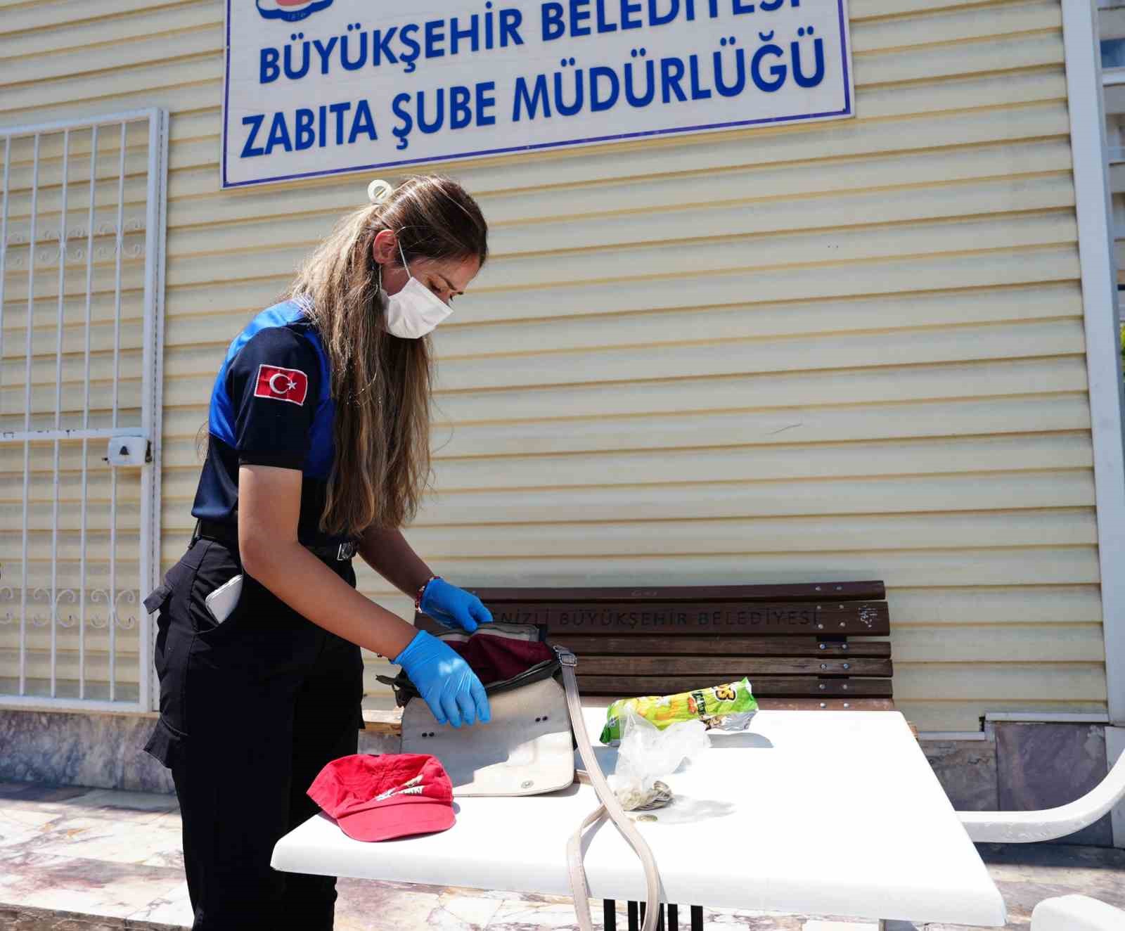 Denizli B&uuml;y&uuml;kşehir zabıtası dilencilere ge&ccedil;it vermiyor