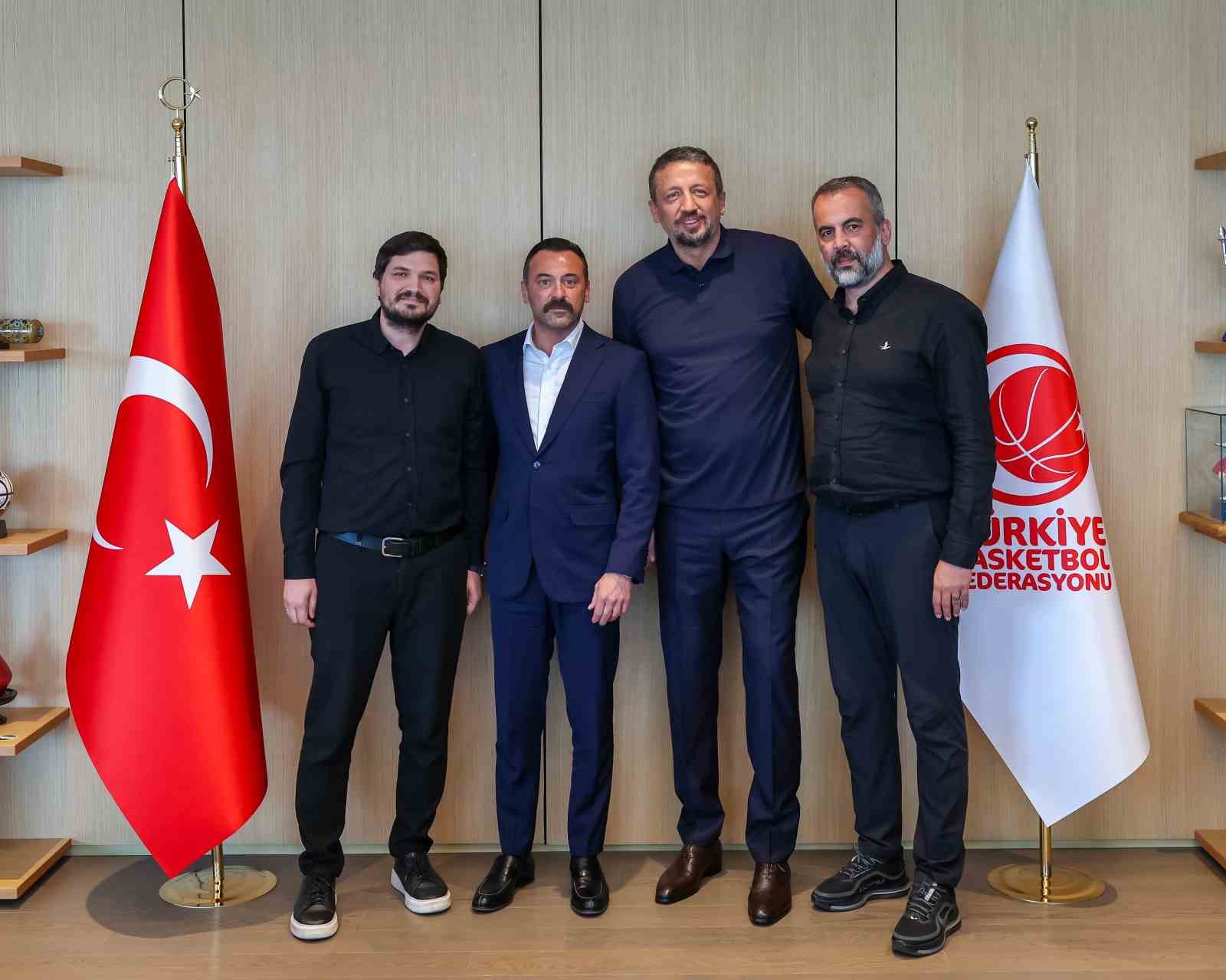 Galatasaray&rsquo;dan TBF Başkanı T&uuml;rkoğlu&rsquo;na ziyaret