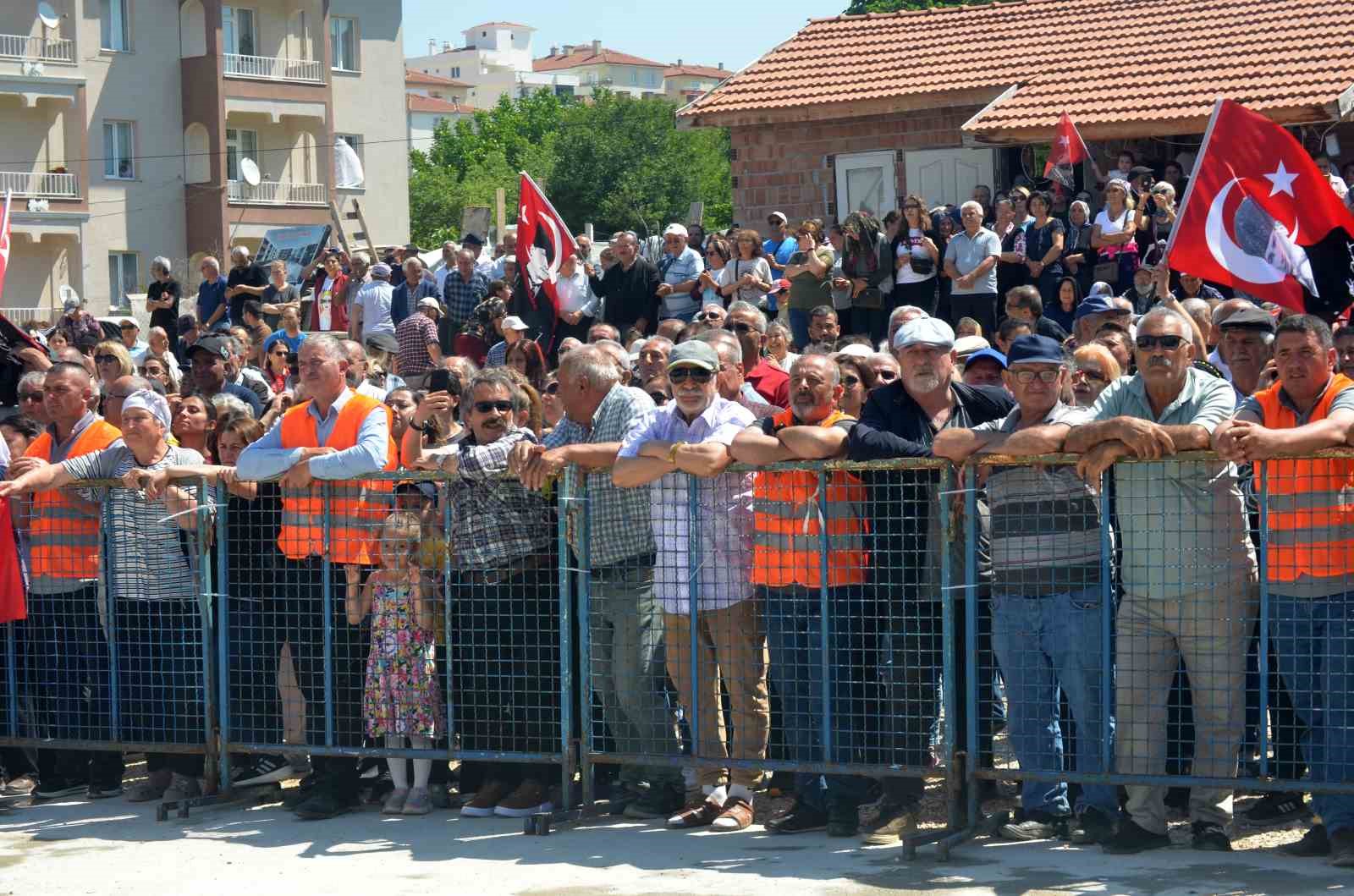 CHP Grup Başkanı &Ouml;zg&uuml;r &Ouml;zel: "Gerekirse bu başı vereceğim ama onlara baş eğmeyeceğim"