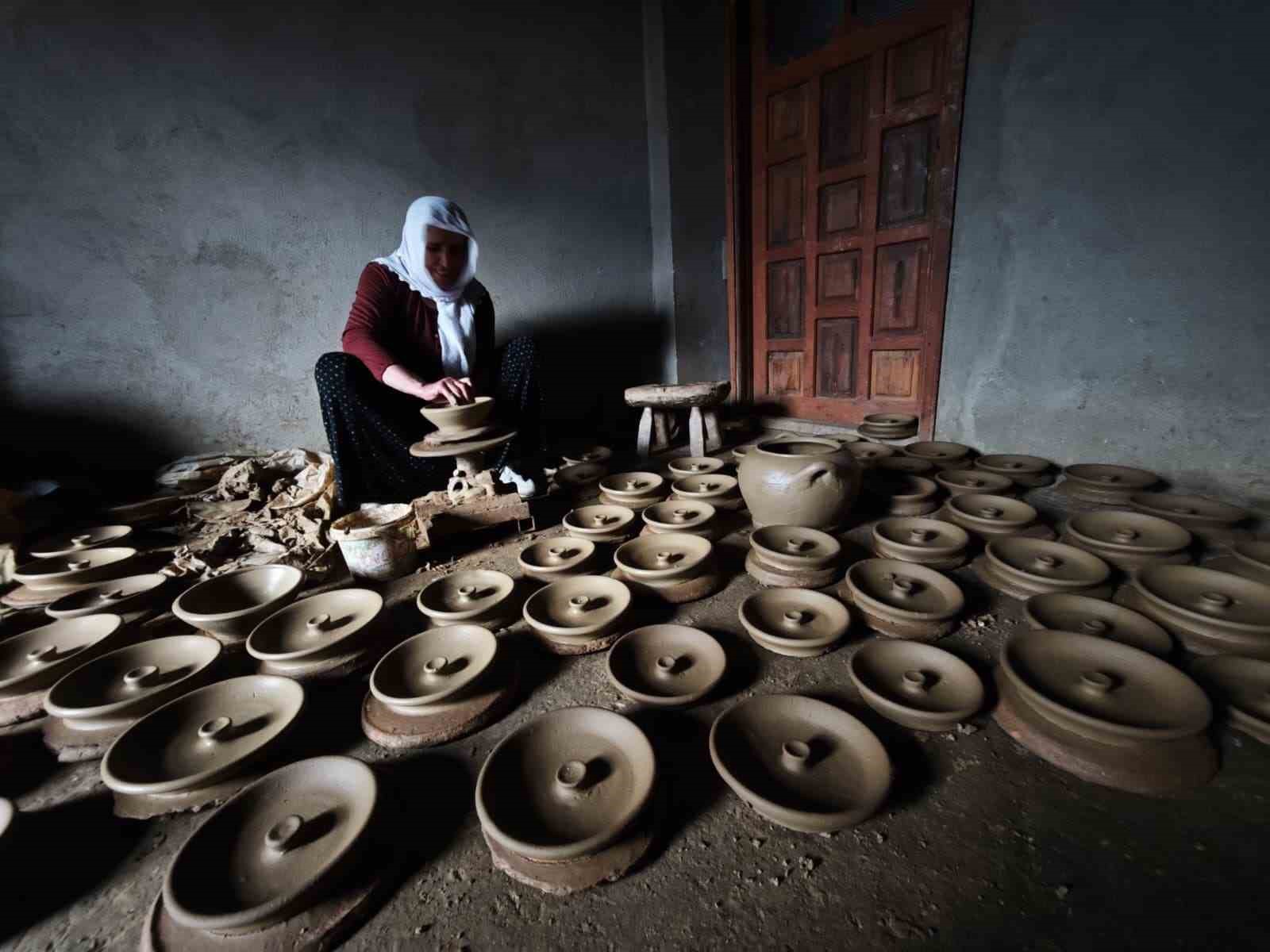 Bitlis&rsquo;te asırlık &ccedil;&ouml;mlek&ccedil;ilik geleneğini kadınlar yaşatıyor