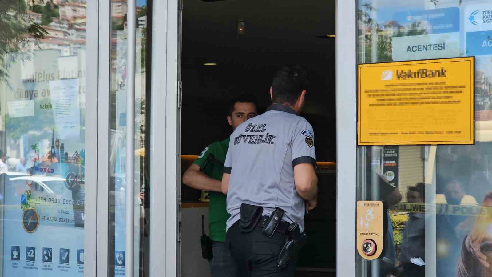 Zonguldak&rsquo;ta bankada icra &ouml;fkesi: Silahla ateş a&ccedil;tı