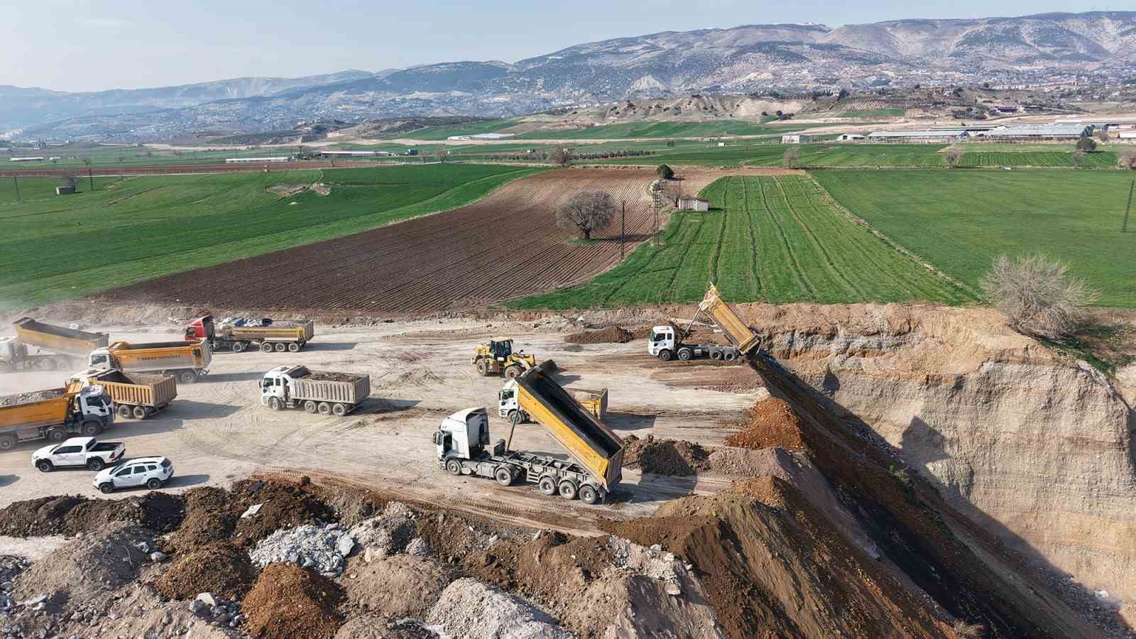 B&uuml;y&uuml;kşehirden ka&ccedil;ak moloz uyarısı