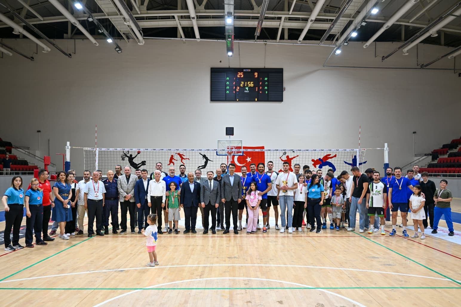 Akmonia Valilik Kupasında &ouml;d&uuml;ller sahiplerini buldu