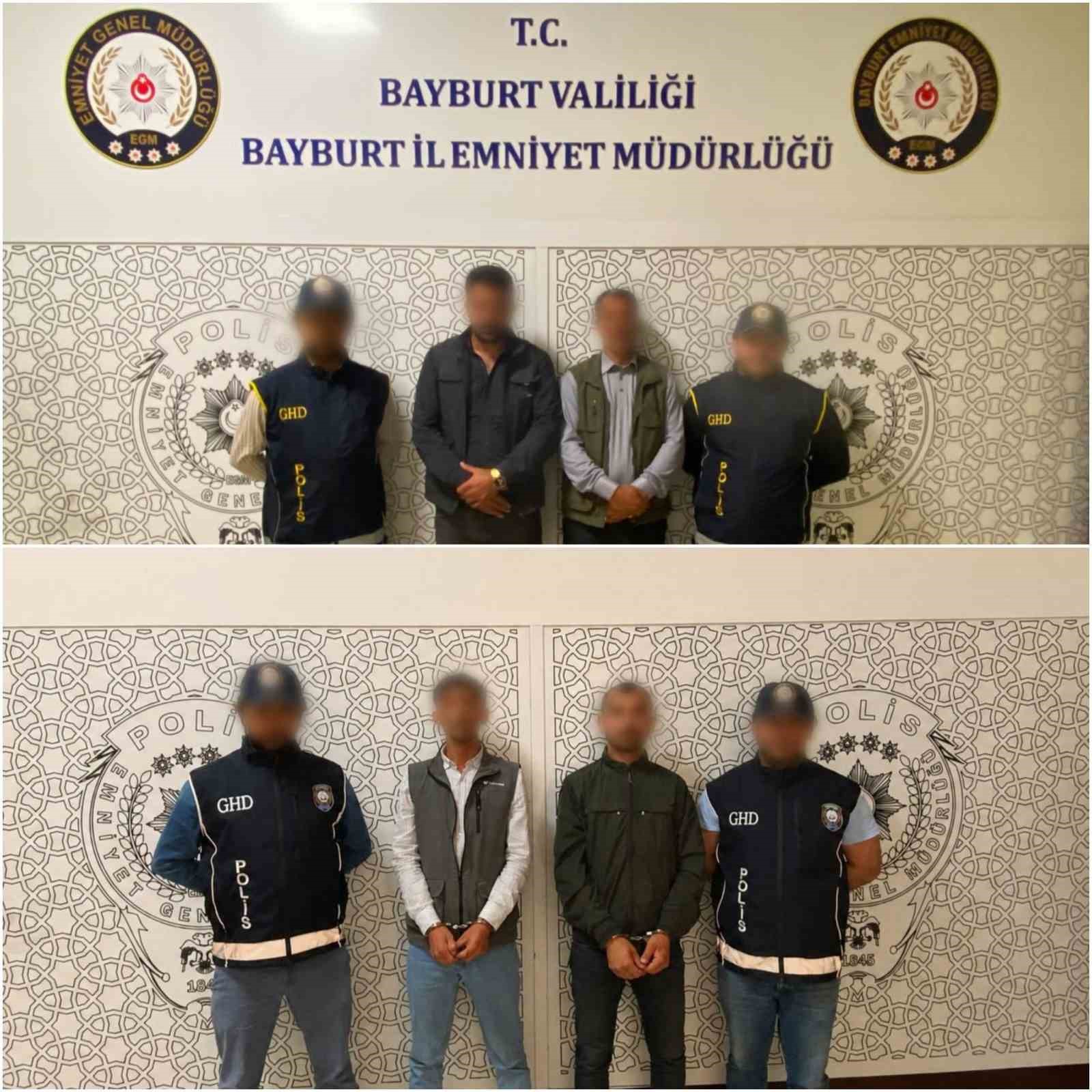 Bayburt&rsquo;ta d&uuml;zensiz g&ouml;&ccedil;le m&uuml;cadele: 5 g&ouml;&ccedil;men, 4 organizat&ouml;r yakalandı