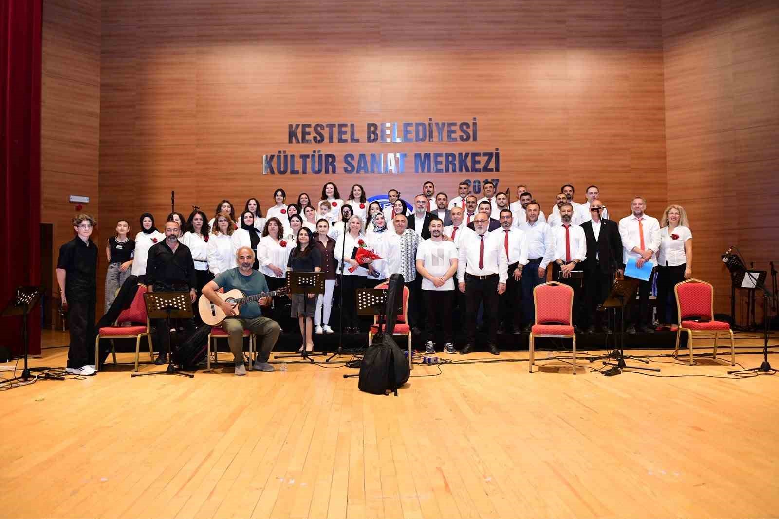 Kestel Belediyesi T&uuml;rk Halk M&uuml;ziği Korosu&rsquo;ndan unutulmaz konser