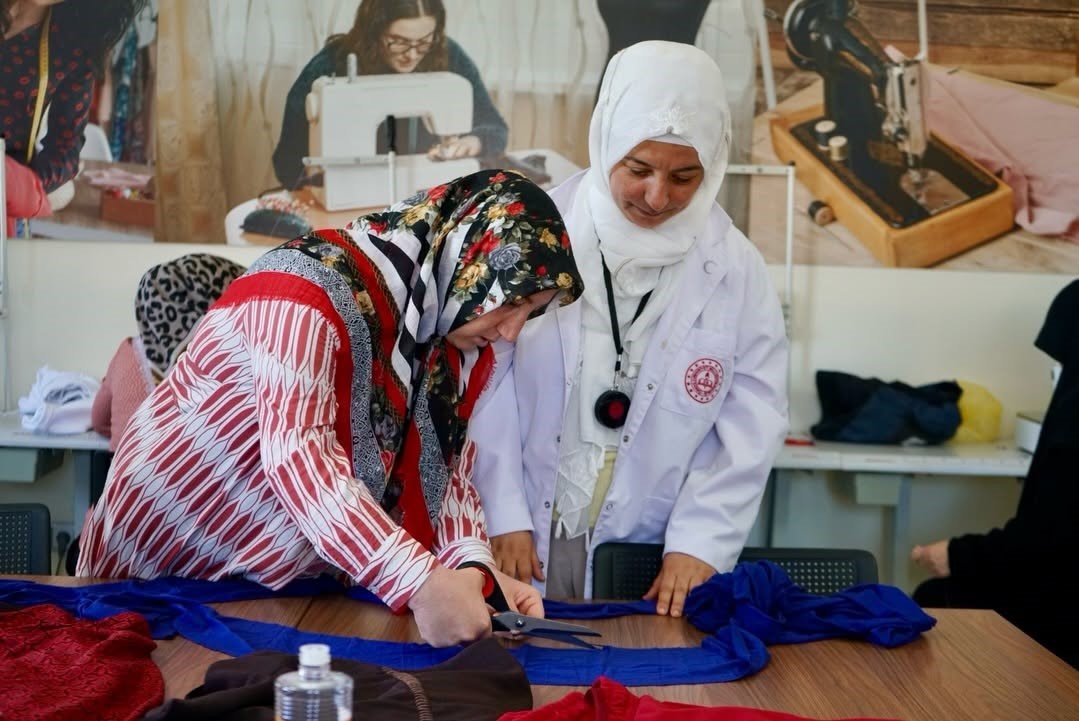 Yeşilyurt Mesleki Eğitim ve Yaşam Merkezi&rsquo;nde &uuml;retim ve &ouml;ğrenme bir arada
