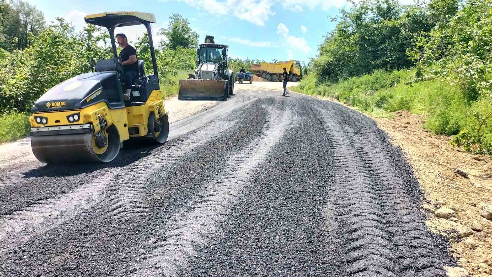 D&uuml;zce&rsquo;de asfalt &ccedil;alışları s&uuml;r&uuml;yor